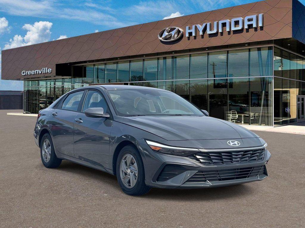 New 2026 Hyundai ELANTRA SE