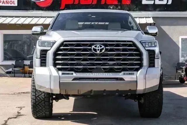 TOYOTA TUNDRA - 8