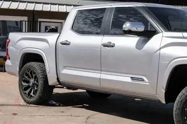 TOYOTA TUNDRA - 10