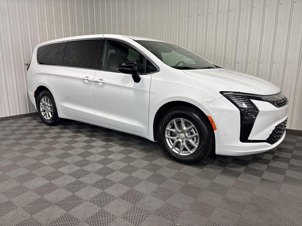 New 2027 Chrysler Pacifica SELECT