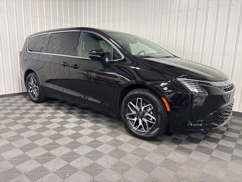 New 2027 Chrysler Pacifica LIMITED