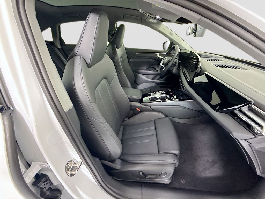 صورة مصغرة 22 لـ 2026 AUDI A6 PREMIUM PLUS