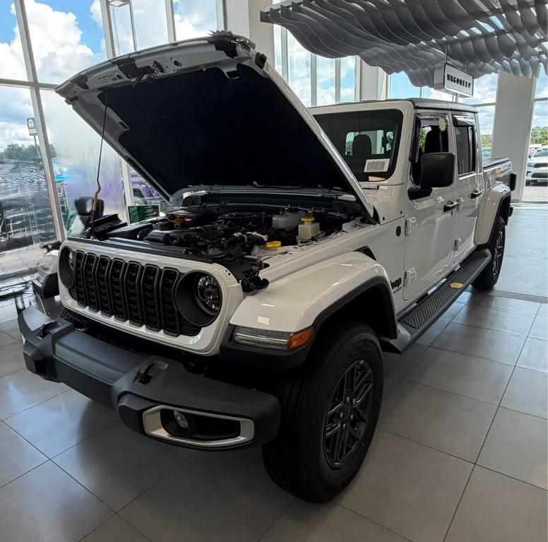 New 2026 Jeep Gladiator Sport