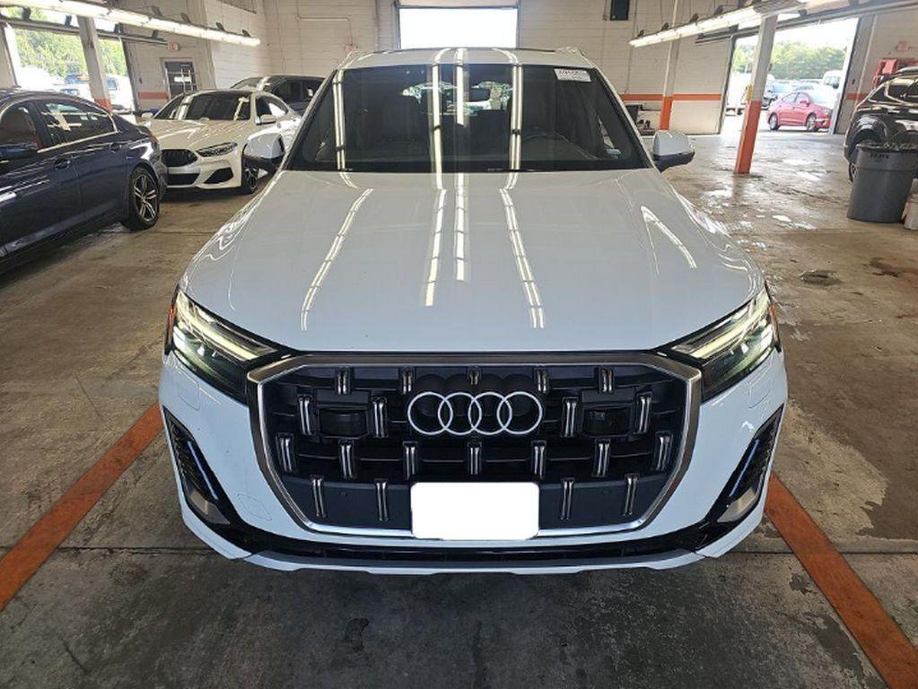 صورة 2 لـ 2025 AUDI Q7 55 PREMIUM
