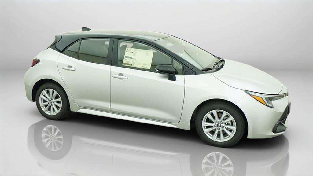 2027 Toyota COROLLA SE photo 7