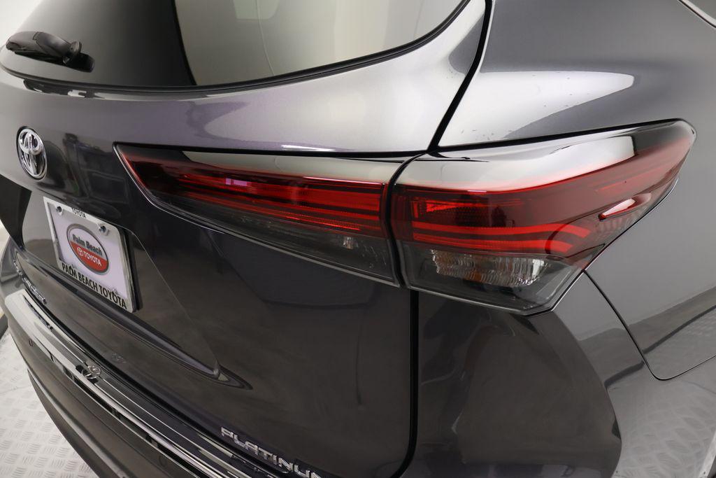 2024 TOYOTA HIGHLANDER PLATINUM photo 9