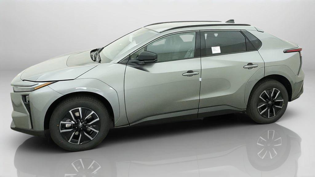 صورة 4 لـ 2026 Toyota BZ XLE PLUS