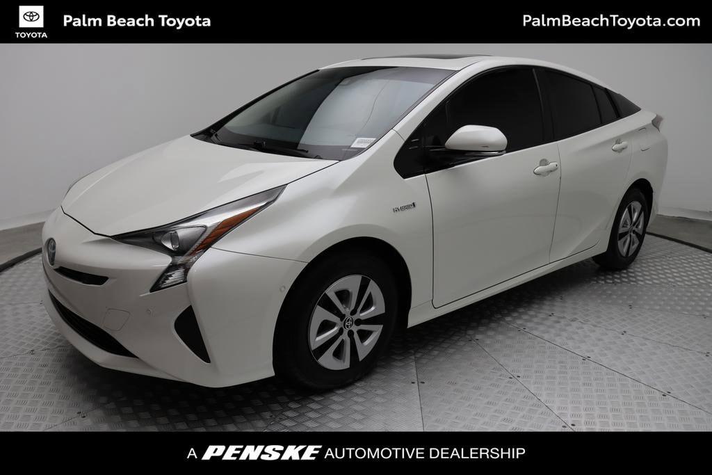 2018 toyota prius three