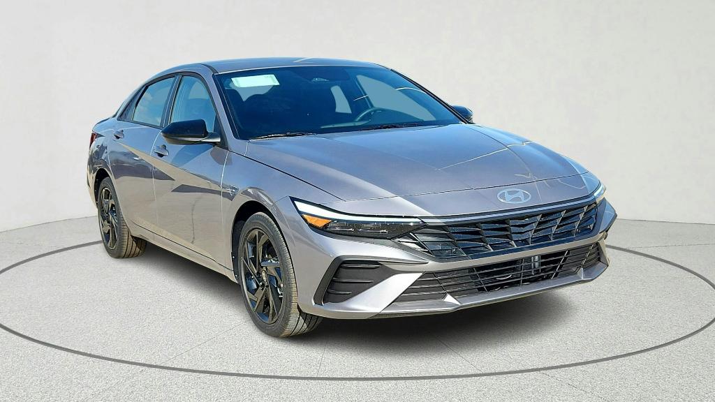 New 2026 Hyundai ELANTRA HEV SEL