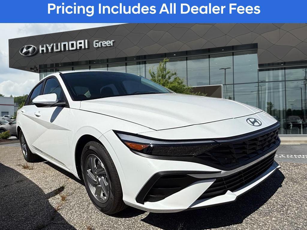 New 2026 Hyundai ELANTRA SE
