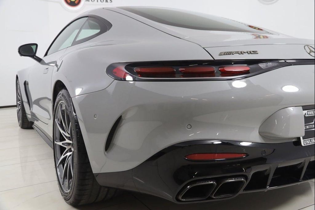 2025 Mercedes-BENZ AMG GT 63 BASE — миниатюра 36