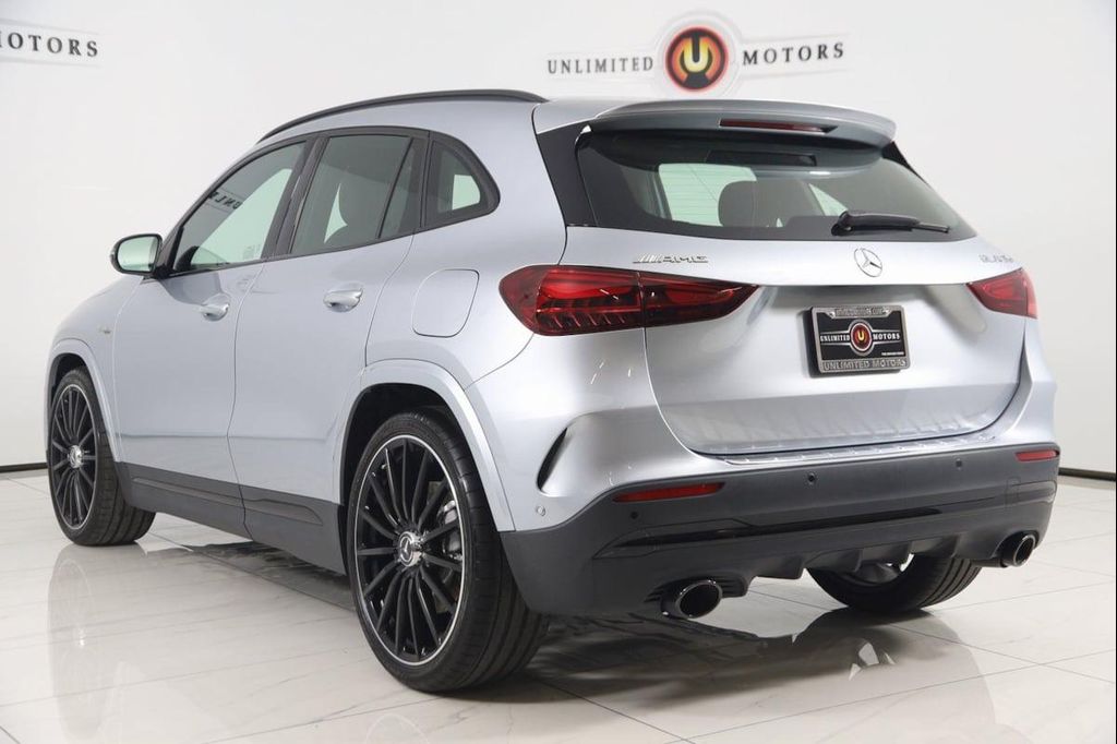 MERCEDES-BENZ GLA-CLASS AMG - 4