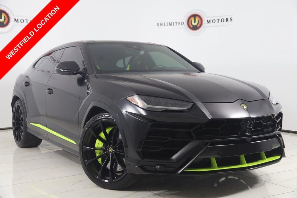 Lamborghini Urus main image
