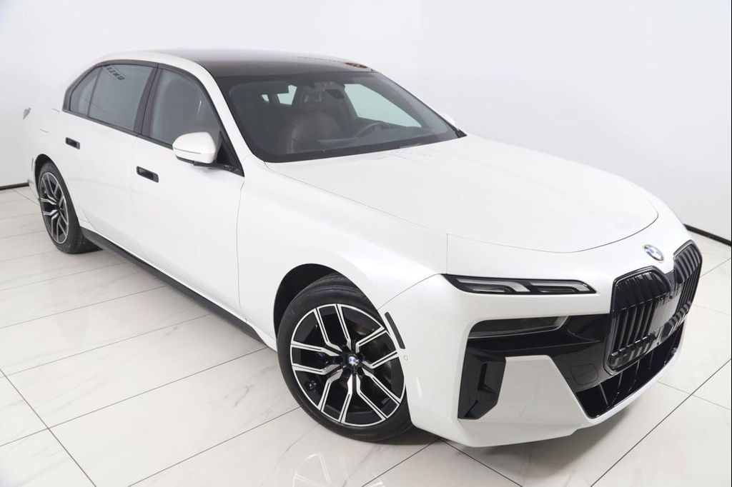 صورة مصغرة 26 لـ 2025 BMW 760 XDRIVE