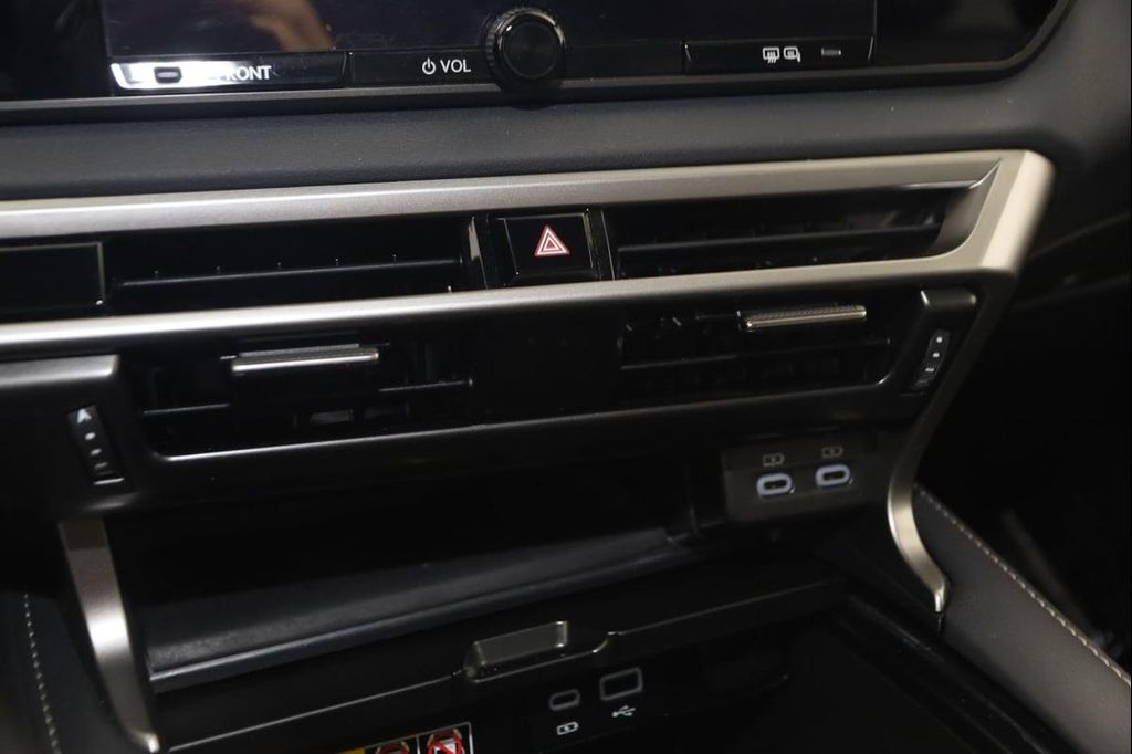 صورة مصغرة 31 لـ 2024 Lexus RX 350 PREMIUM