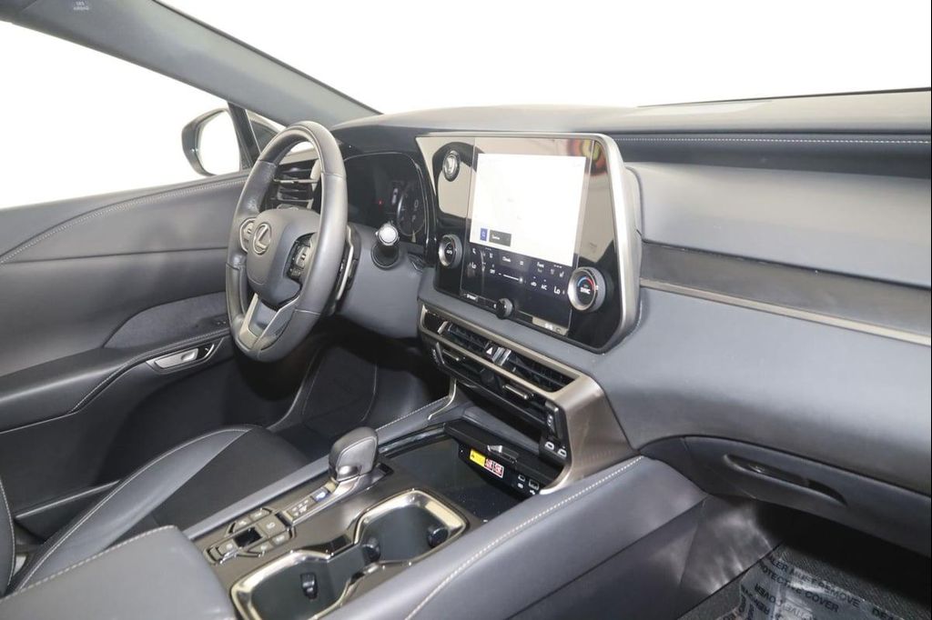 صورة مصغرة 43 لـ 2024 Lexus RX 350 PREMIUM