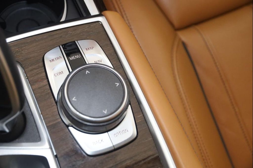 صورة مصغرة 33 لـ 2020 BMW 750 I XDRIVE