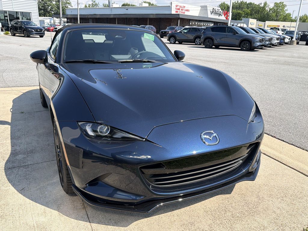 New 2026 Mazda MX-5 Miata Club