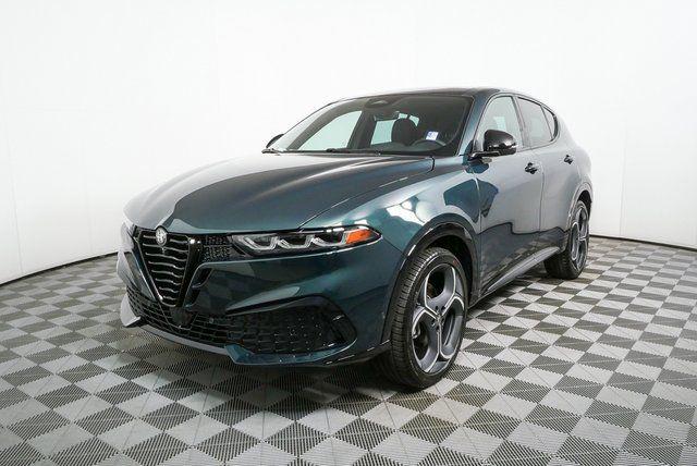 New 2026 Alfa Romeo Tonale Base