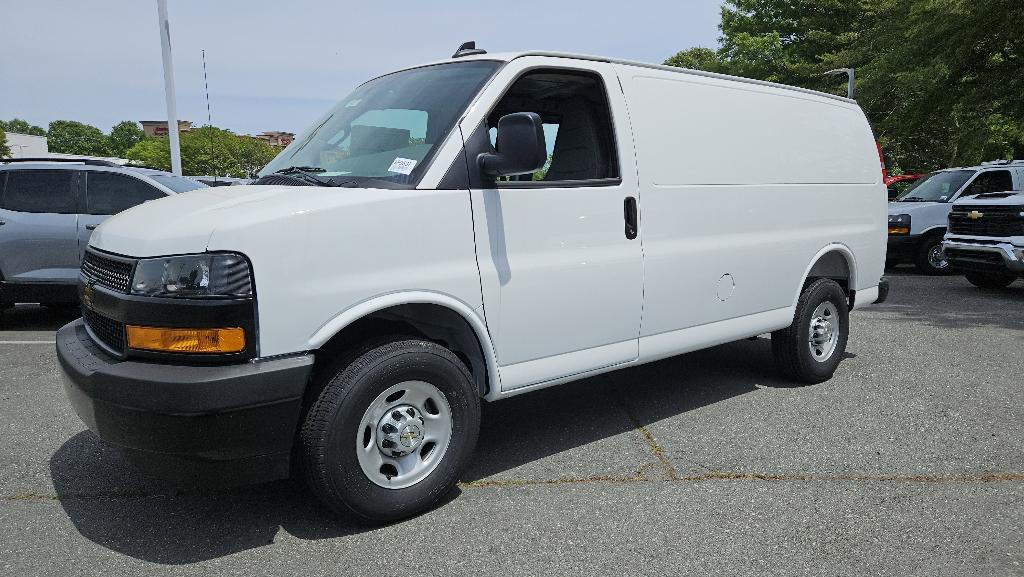 New 2025 Chevrolet Express 2500 Work Van