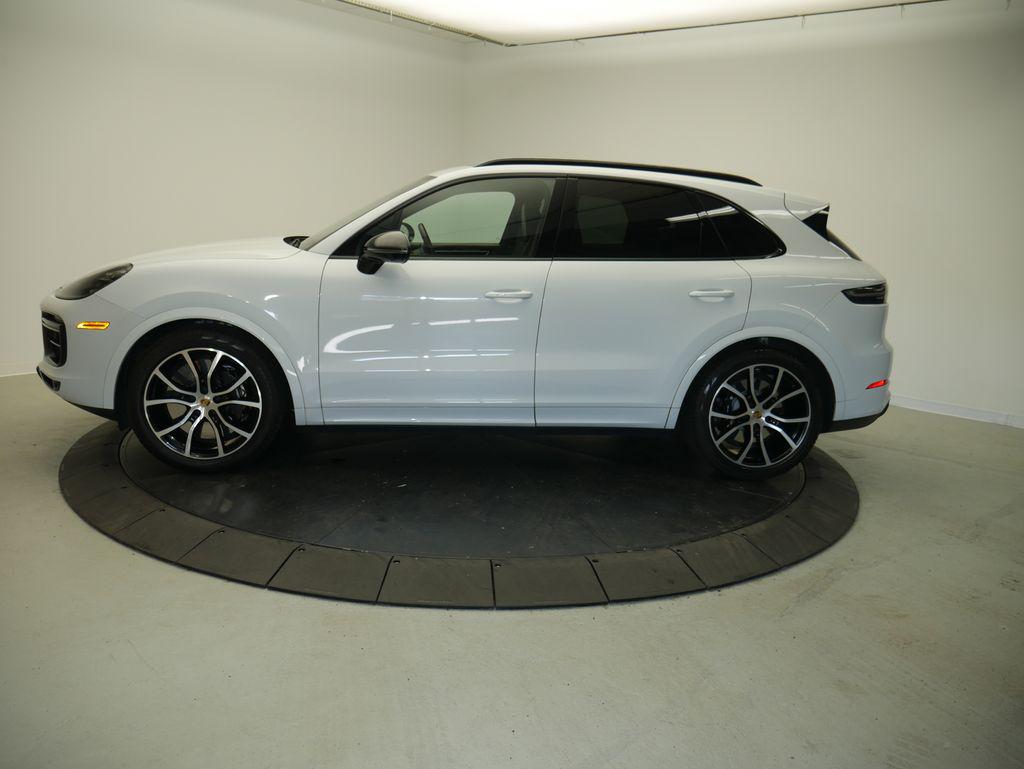 2023 Porsche CAYENNE TURBO — фото 2
