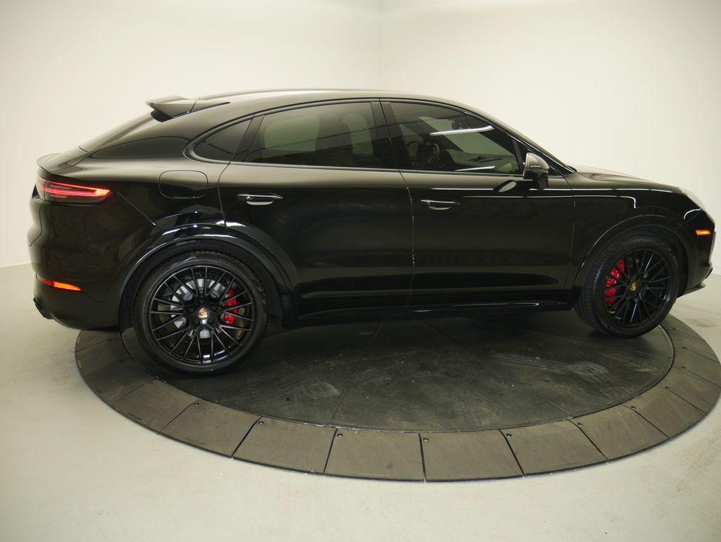 PORSCHE CAYENNE GTS - 9