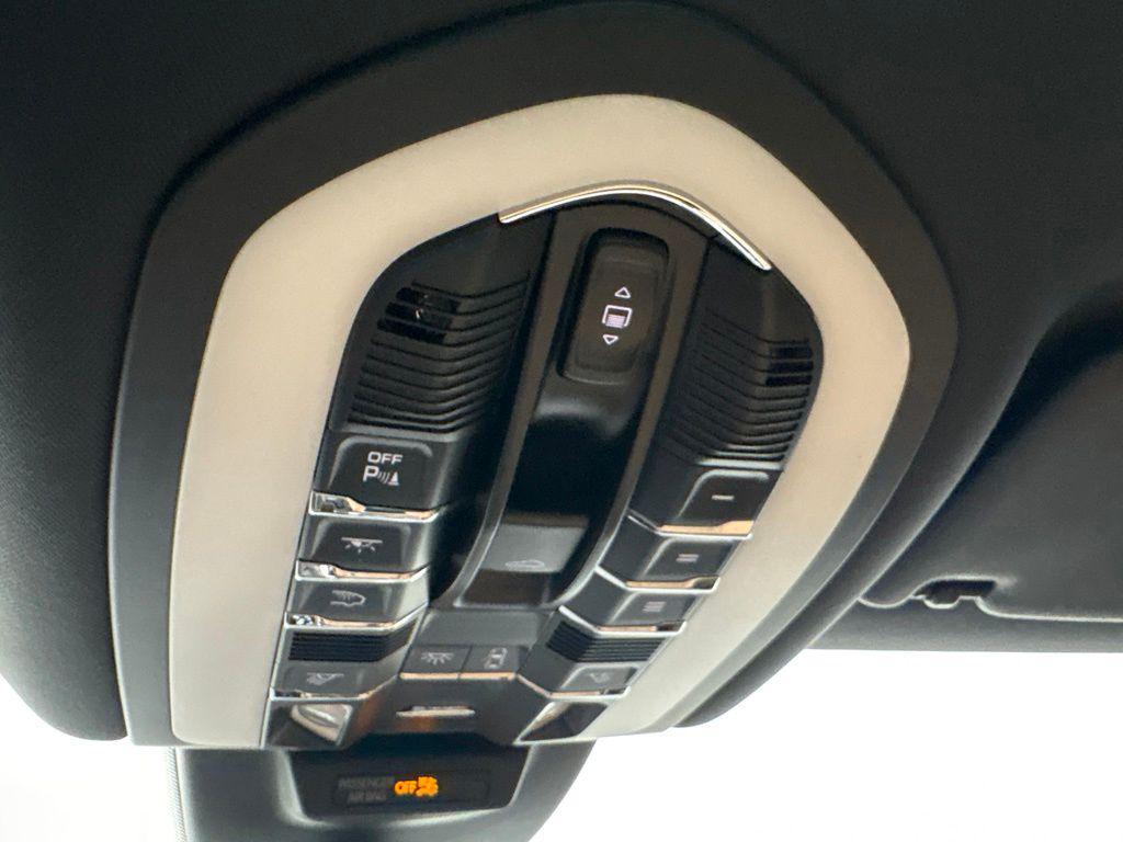 صورة مصغرة 40 لـ 2024 Porsche MACAN