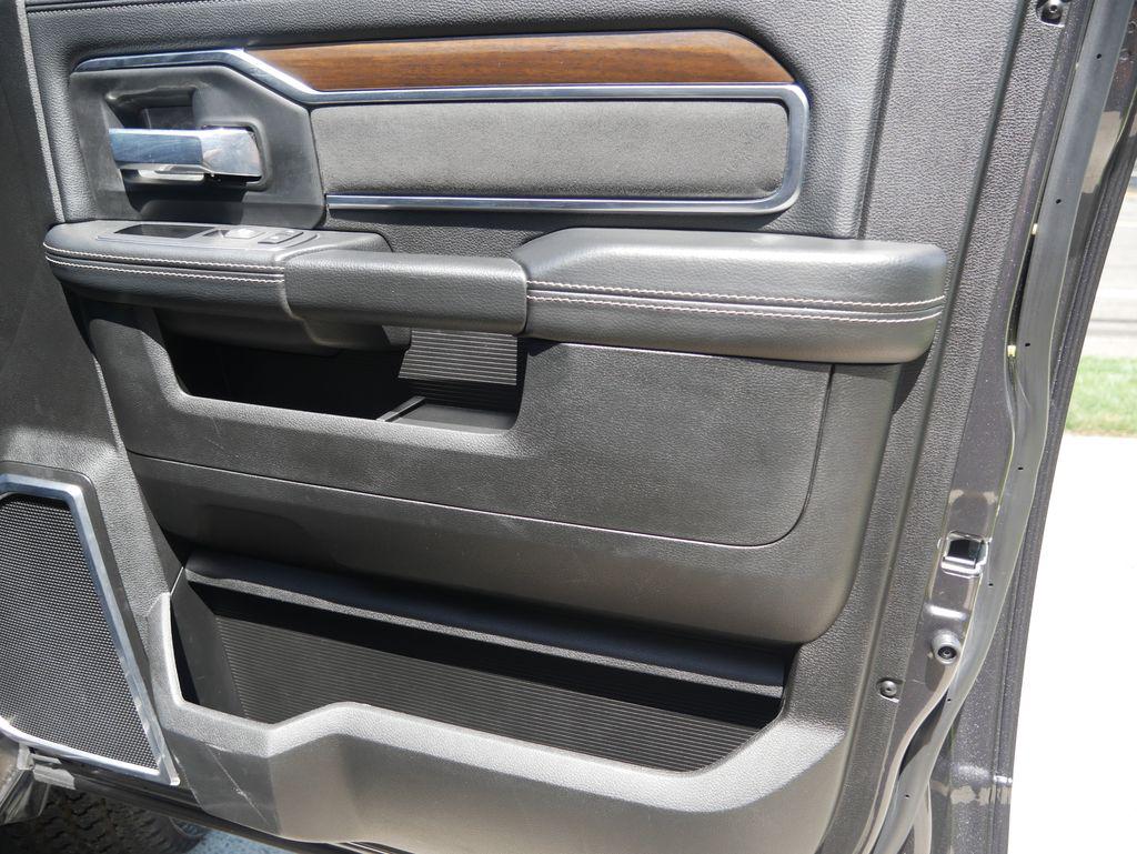 صورة مصغرة 19 لـ 2024 RAM 2500 LARAMIE CREW CAB 4X4 6'4' BOX