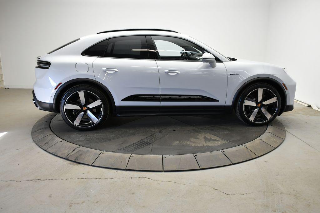 صورة 10 لـ 2026 Porsche MACAN MACAN ELECTRIC GTS