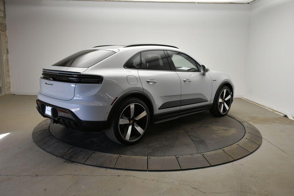 صورة 9 لـ 2026 Porsche MACAN MACAN ELECTRIC GTS
