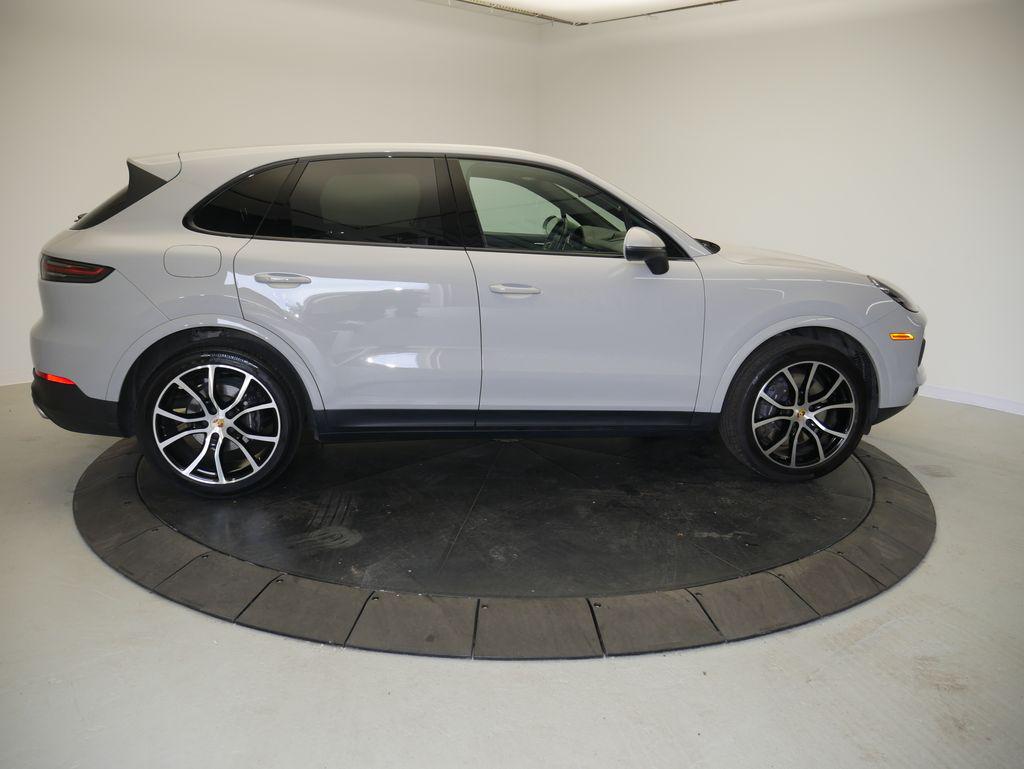 PORSCHE CAYENNE - 8