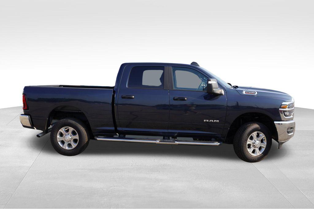 2025 RAM 2500 BIG HORN photo 2