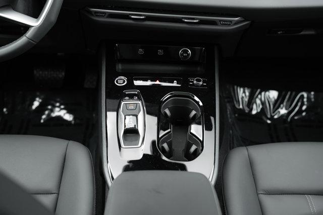 صورة 17 لـ 2025 AUDI A5 PREMIUM TFSI QUATTRO S TRONIC