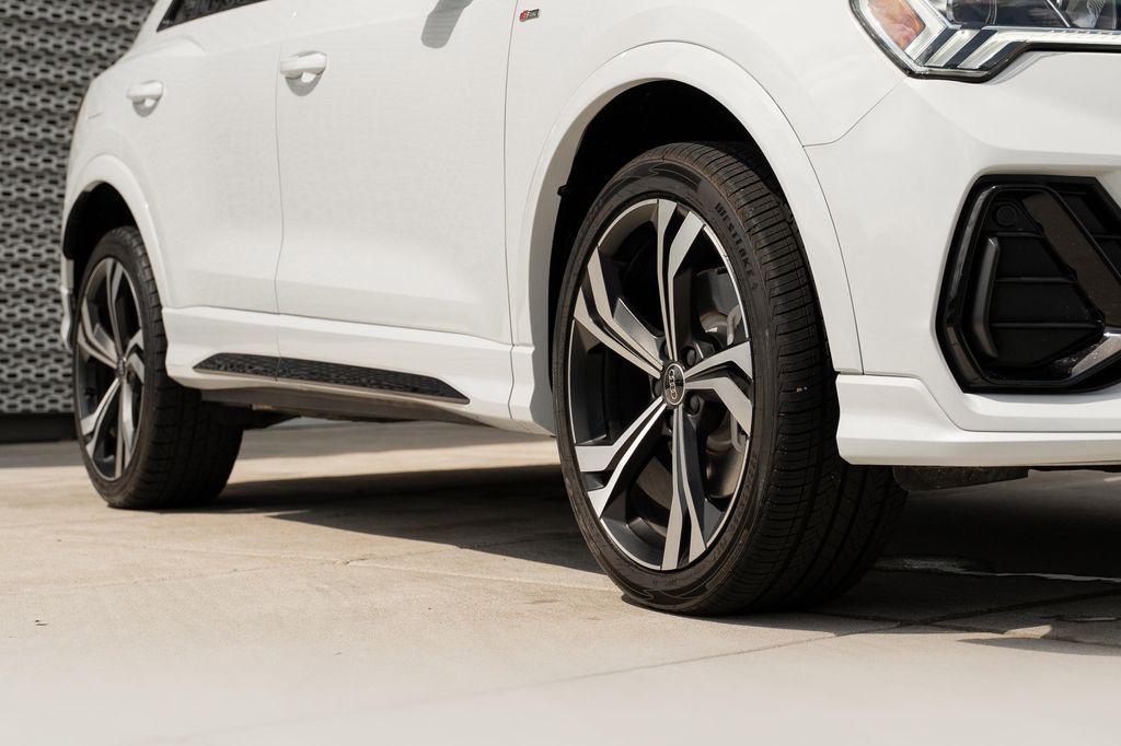 صورة مصغرة 32 لـ 2023 AUDI Q3 45 S LINE PREMIUM PLUS