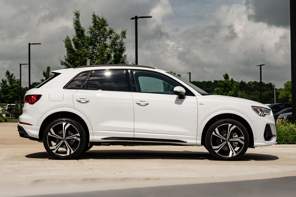 صورة 3 لـ 2023 AUDI Q3 45 S LINE PREMIUM PLUS