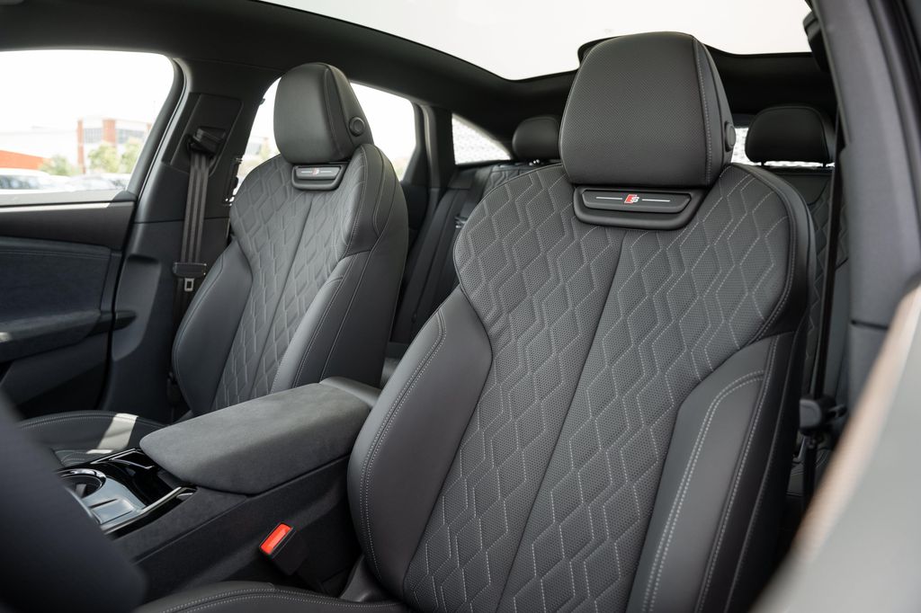 2027 AUDI S6 E-TRON PRESTIGE QUATTRO 缩略图 23
