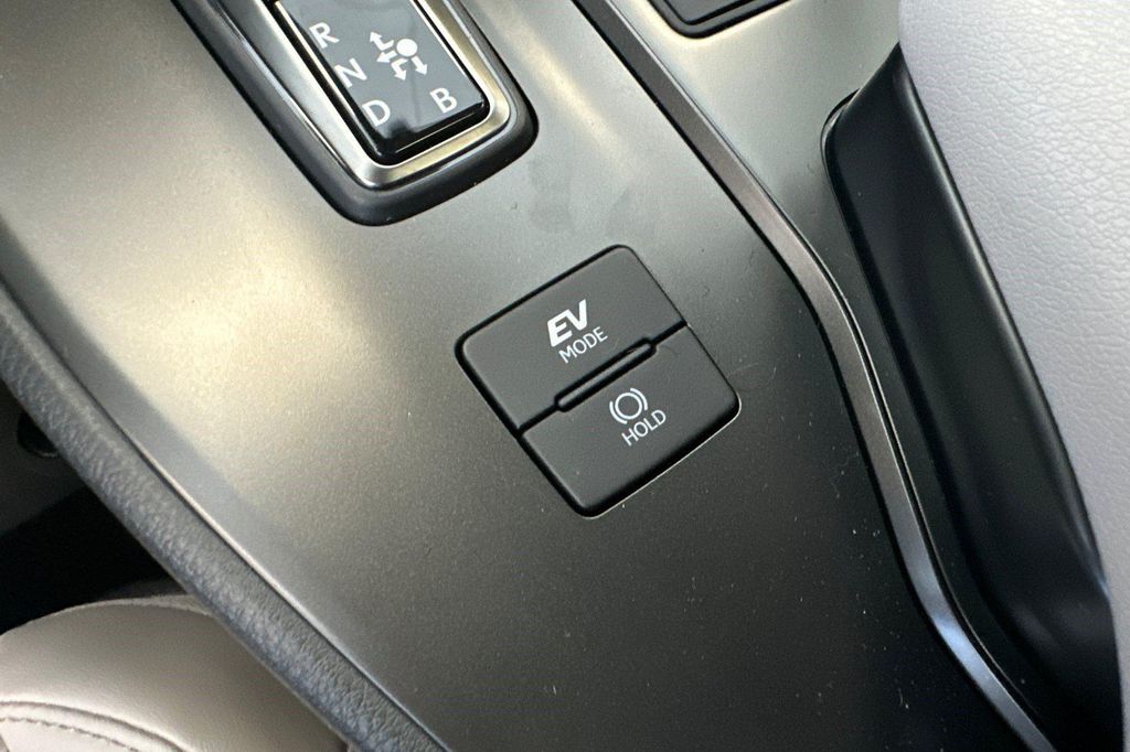 صورة مصغرة 17 لـ 2026 Lexus UX 300H PREMIUM
