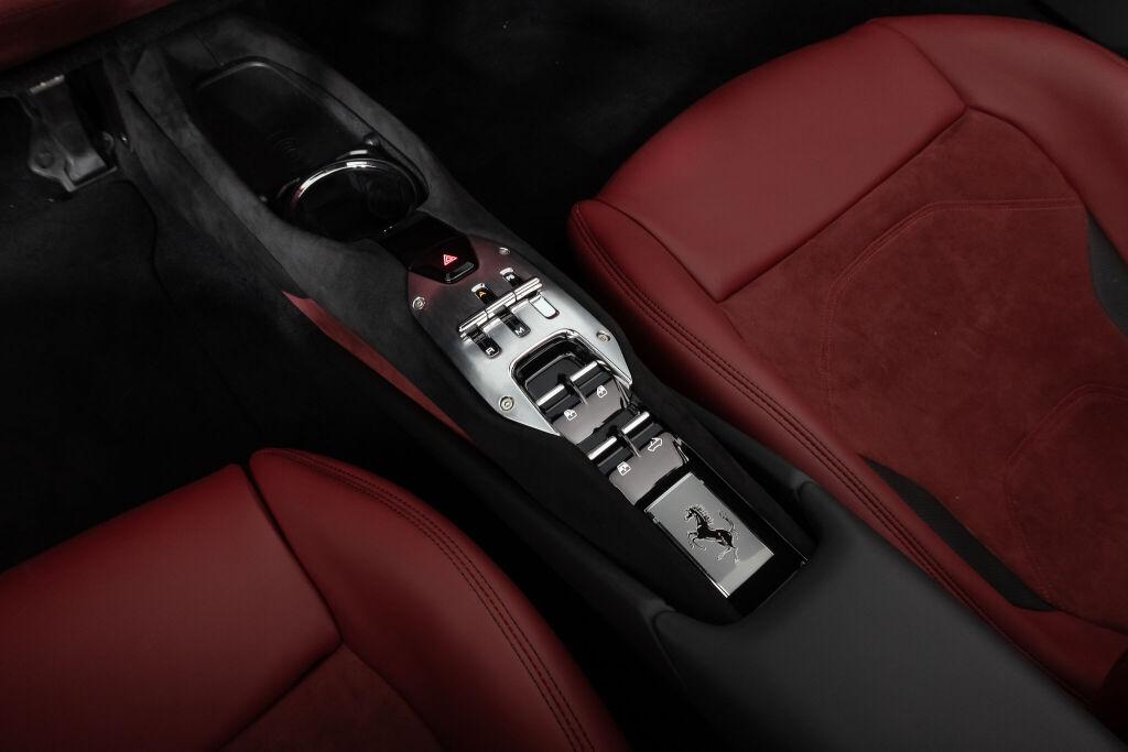 2024 Ferrari 296 GTS — миниатюра 40