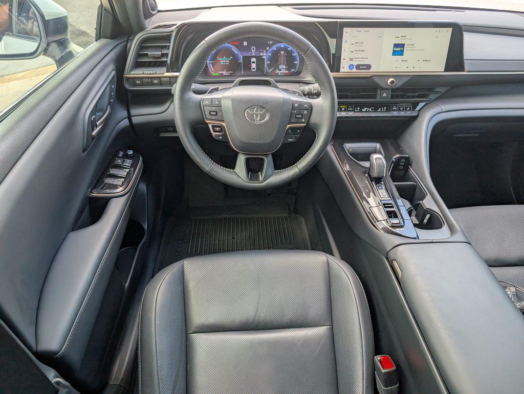 صورة 3 لـ 2024 Toyota CROWN PLATINUM
