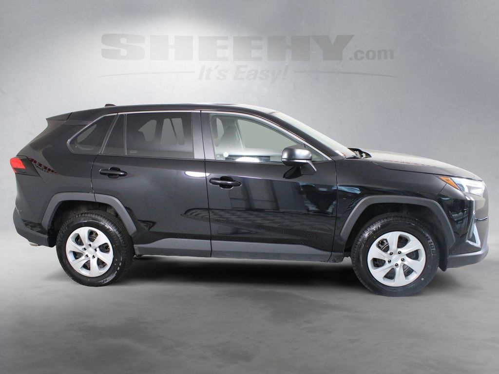 2025 Toyota RAV4 LE 缩略图 11