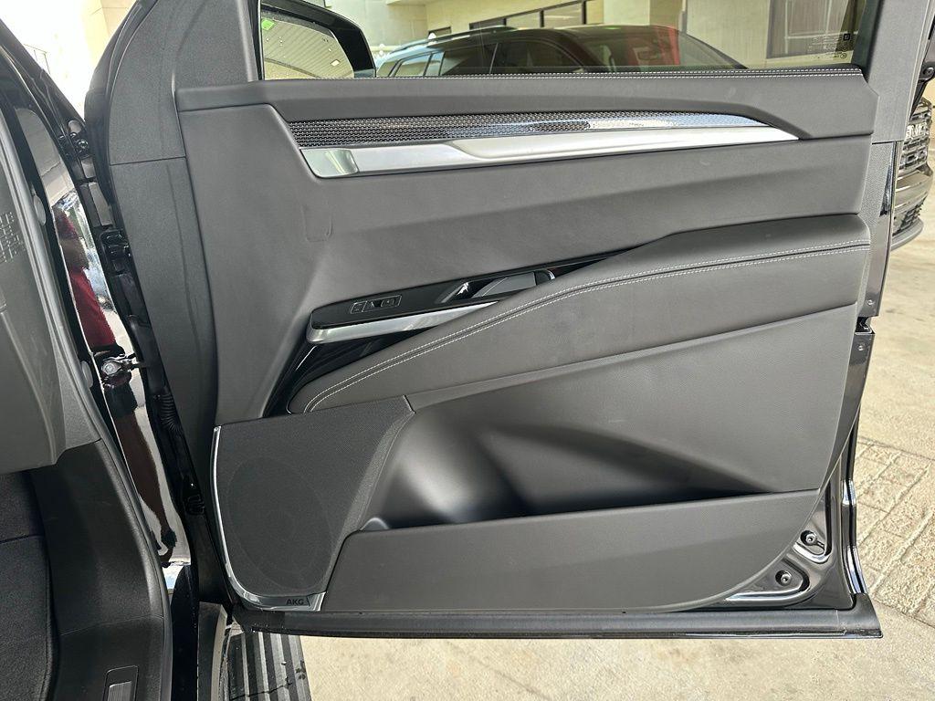 صورة مصغرة 38 لـ 2026 Cadillac ESCALADE ESV V-SERIES