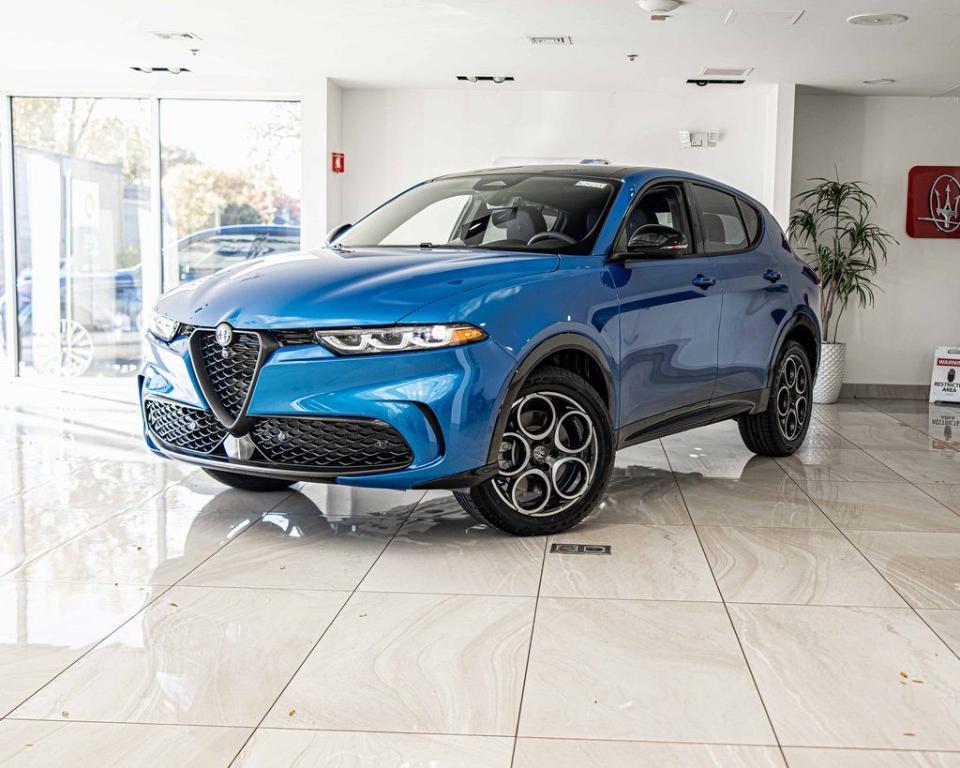 New 2025 Alfa Romeo Tonale Base