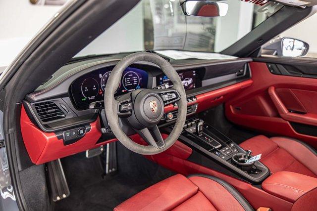 صورة مصغرة 21 لـ 2025 Porsche 911 CARRERA 4 GTS