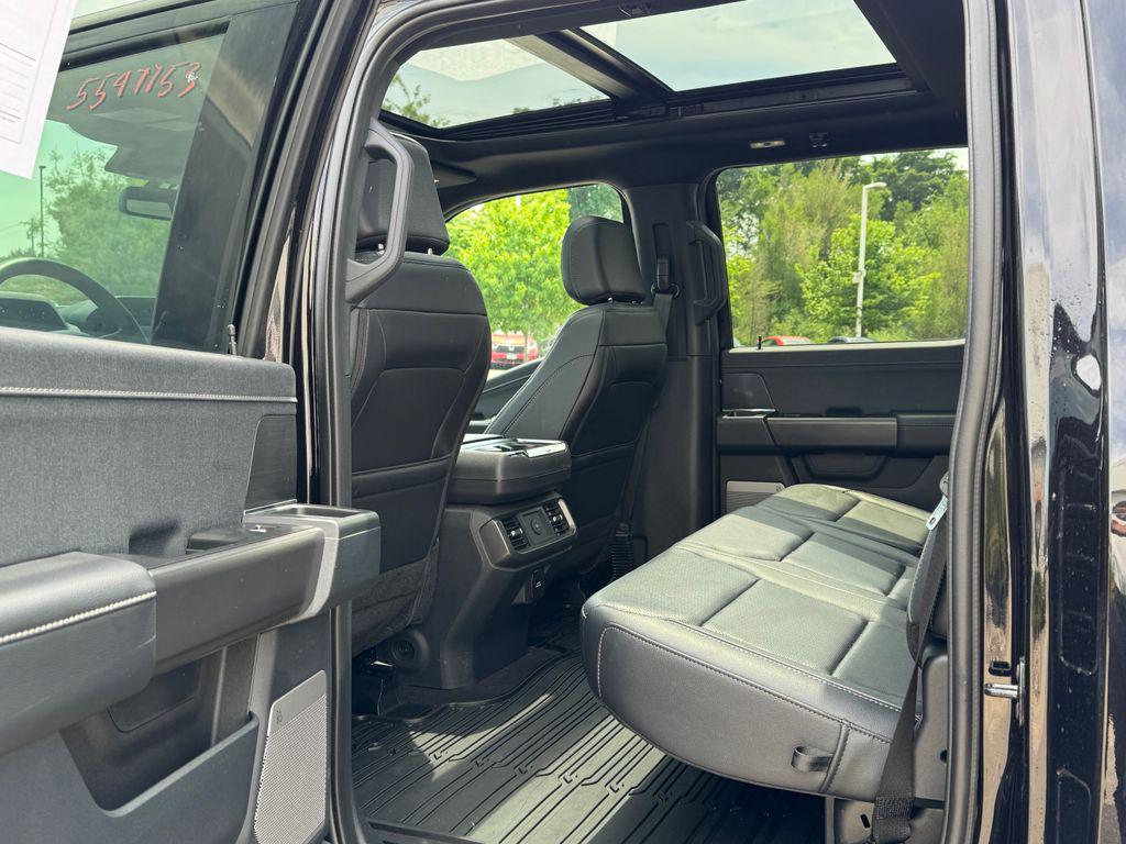 صورة مصغرة 15 لـ 2025 FORD F-150 LARIAT