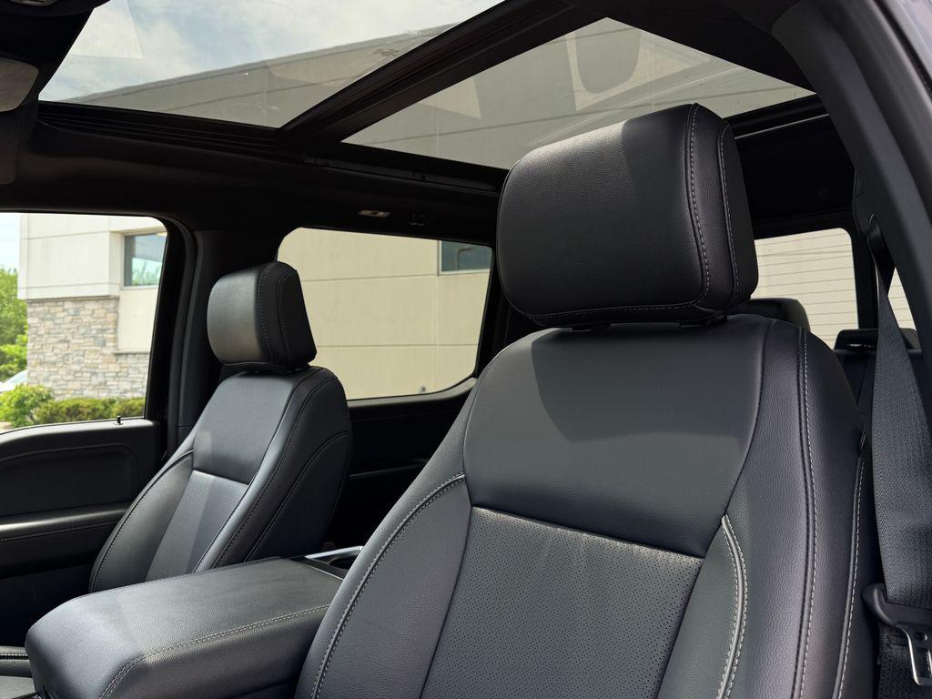 صورة مصغرة 35 لـ 2025 FORD F-150 LARIAT