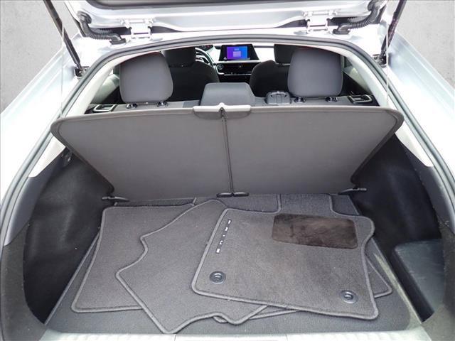 صورة 8 لـ 2025 Toyota PRIUS PLUG-IN HYBRID SE