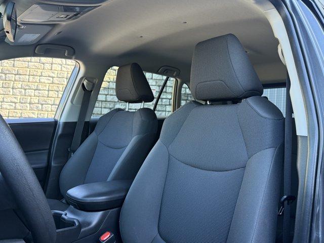 صورة 10 لـ 2024 Toyota RAV4 HYBRID LE