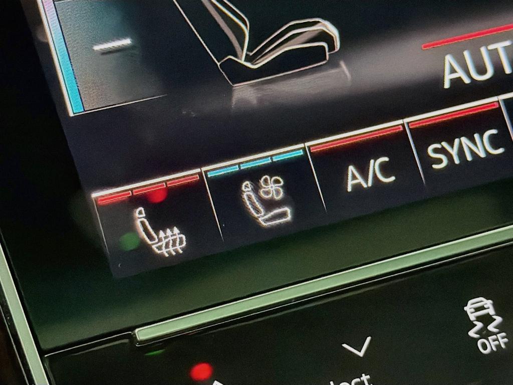 صورة مصغرة 57 لـ 2023 AUDI RS Q8 4.0T QUATTRO