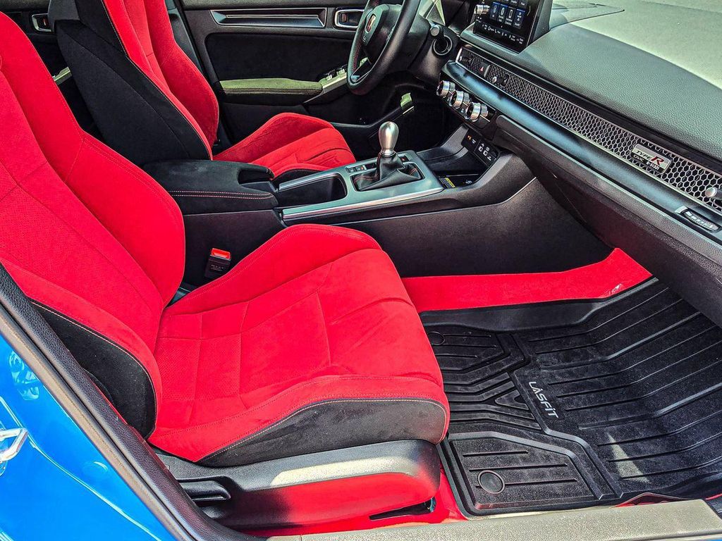 صورة مصغرة 40 لـ 2025 Honda CIVIC TYPE R BASE