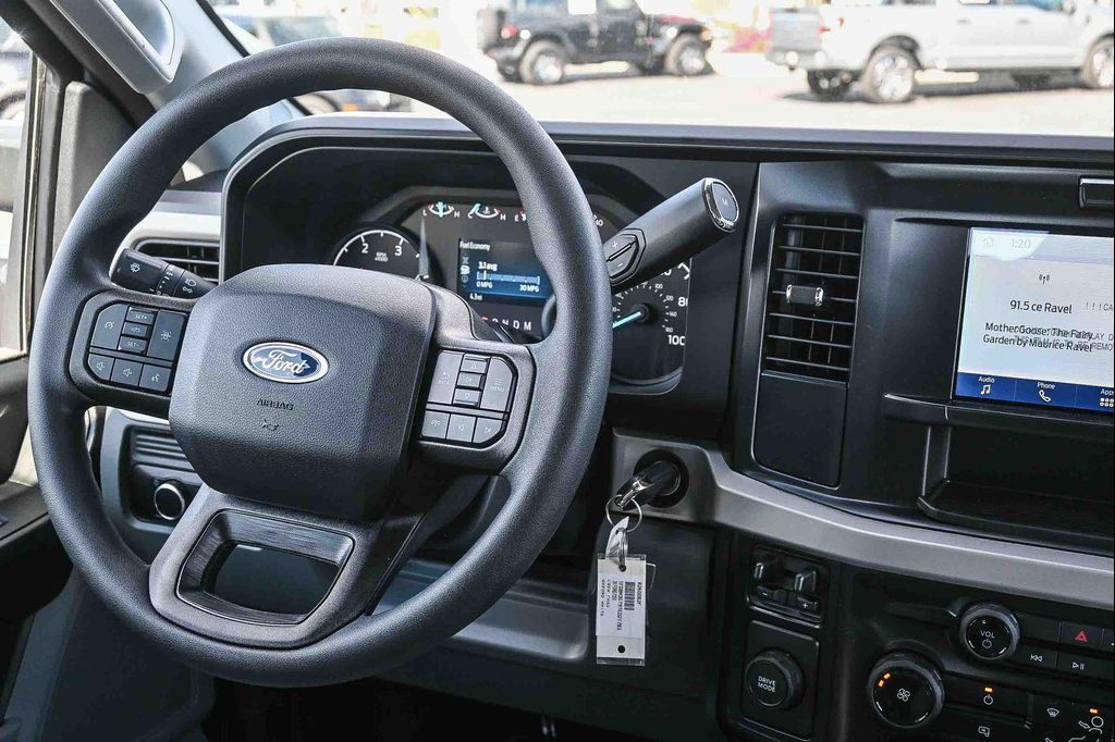 صورة مصغرة 18 لـ 2026 FORD F-350 XL